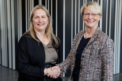 Siobhán Duffy, CEO of Element Six, and Katrin Kobe, CEO of Bosch Quantum Sensing, establishing the joint venture Bosch Quantum Sensing. Source:Bosch Siobhán Duffy, CEO of Element Six, and Katrin Kobe, CEO of Bosch Quantum Sensing, establishing the joint venture Bosch Quantum Sensing. Source:Bosch