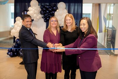 From left to right Hexaware CEO R. Srikrishna, Jenna Howard – Executive Director, Duly Health and Care, Allison Radecki, Global CIO, Morgan Street Holdings and Christy George, Executive Director, Intersect Illinois. From left to right Hexaware CEO R. Srikrishna, Jenna Howard – Executive Director, Duly Health and Care, Allison Radecki, Global CIO, Morgan Street Holdings and Christy George, Executive Director, Intersect Illinois.
