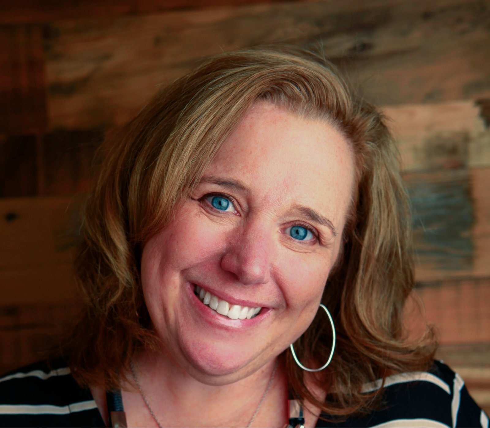 Sandy Buzzard, Chief Customer and Communications Officer at DataCapable, brings decades of experience in public safety and emergency communications to support customer engagement and strategic partnerships.