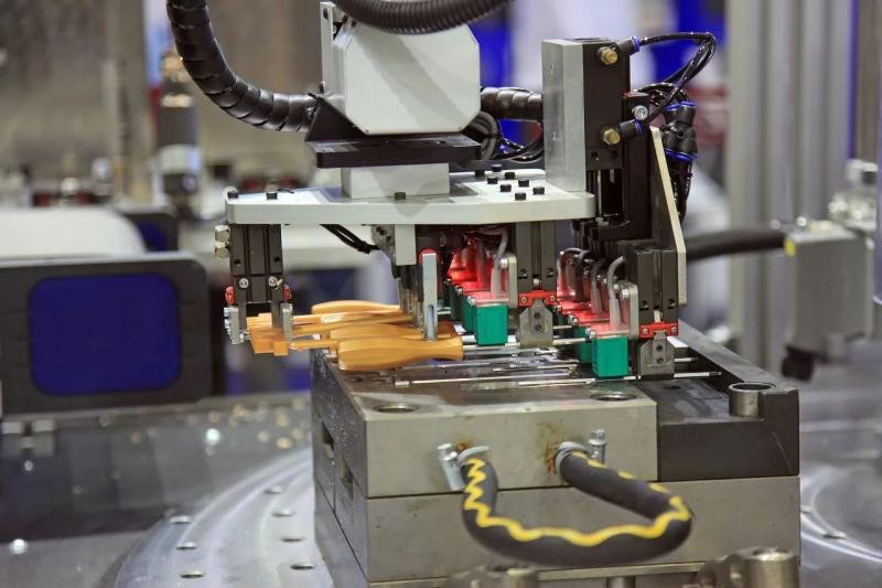 Injection Molding Market