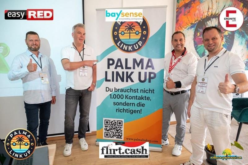 (C) FlirtCash ( (C) )