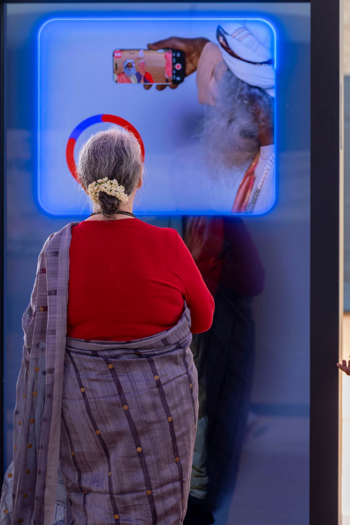 Sadhguru Mahashivratri Hologram Proto Selfie