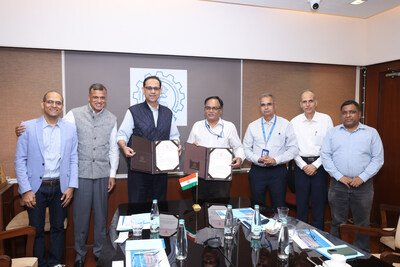 (from L to R) Anurag Chottani, Chief Operating Officer & Chief Technology Officer, Bajaj Finance; Rajeev Jain, Vice Chairman & MD, Bajaj Finance; Sanjiv Bajaj, Chairman & MD, Bajaj Finserv; Prof. Shireesh Kedare, Director, IIT Bombay; Prof. Milind Atrey, Deputy Director, IIT Bombay; Prof. S V Kulkarni, Dean-Research & Development, IIT Bombay; Prof. Upendra Bhandarkar, Dean, Alumni Corporate Relations (from L to R) Anurag Chottani, Chief Operating Officer & Chief Technology Officer, Bajaj Finance; Rajeev Jain, Vice Chairman & MD, Bajaj Finance; Sanjiv Bajaj, Chairman & MD, Bajaj Finserv; Prof. Shireesh Kedare, Director, IIT Bombay; Prof. Milind Atrey, Deputy Director, IIT Bombay; Prof. S V Kulkarni, Dean-Research & Development, IIT Bombay; Prof. Upendra Bhandarkar, Dean, Alumni Corporate Relations