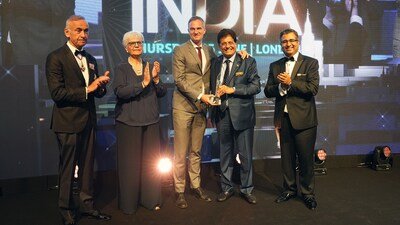 Piyush Goyal, India’s Minister of Commerce & Industry, receives the 'Exceptional Leadership in Elevating UK-India Ties' award at the IGF UK India Awards 2026 (PRNewsfoto/India Global Forum (IGF))